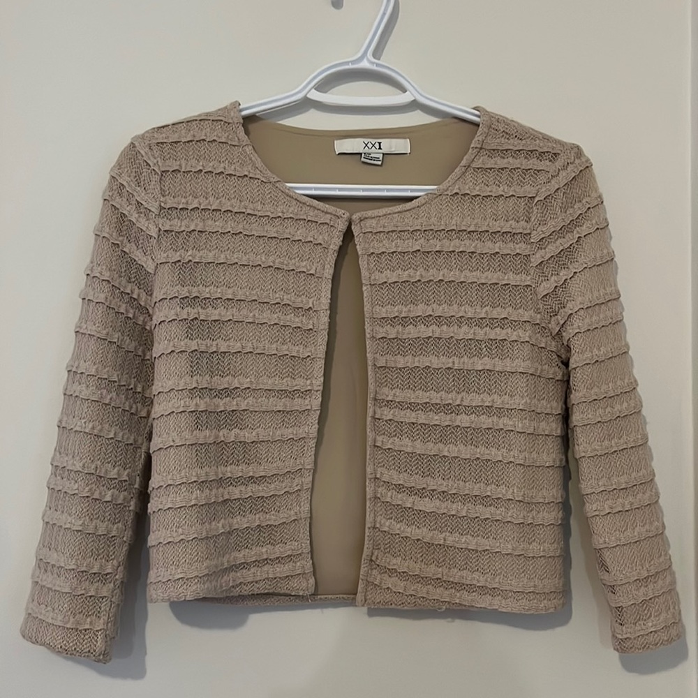 Lace crop blazer